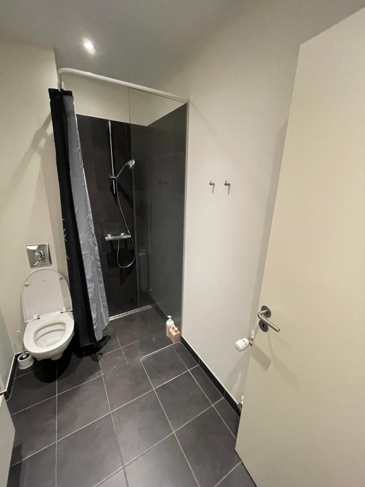 Modern Central Apt With Rooftop, Privat Balcony, & Free Parking,Next To Aarhus Attractions Exterior photo