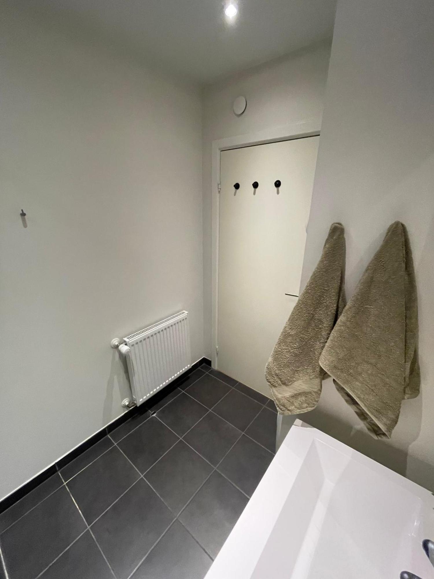 Modern Central Apt With Rooftop, Privat Balcony, & Free Parking,Next To Aarhus Attractions Exterior photo